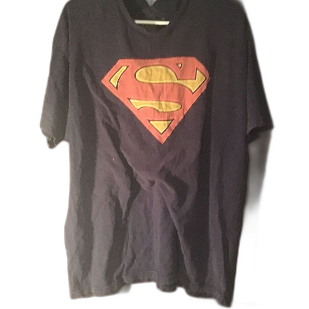 DC Comics Superman Classic Red & Yellow Shield Black Graphic Tee - Men's XXL